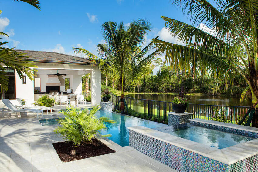 Carmela_MED_CAM1_Pool-1-2-1