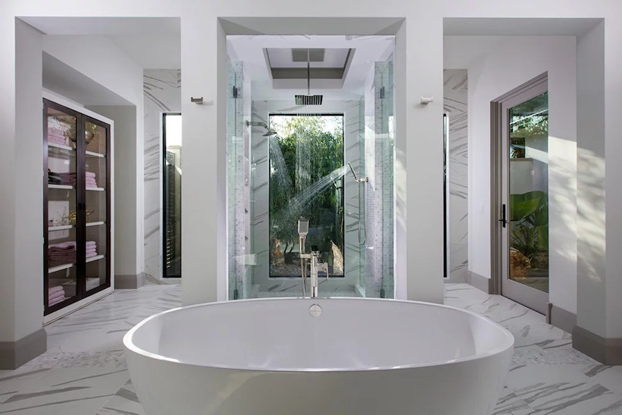 Rejuvenate Your Senses With Luxury Master Bathroom Designs