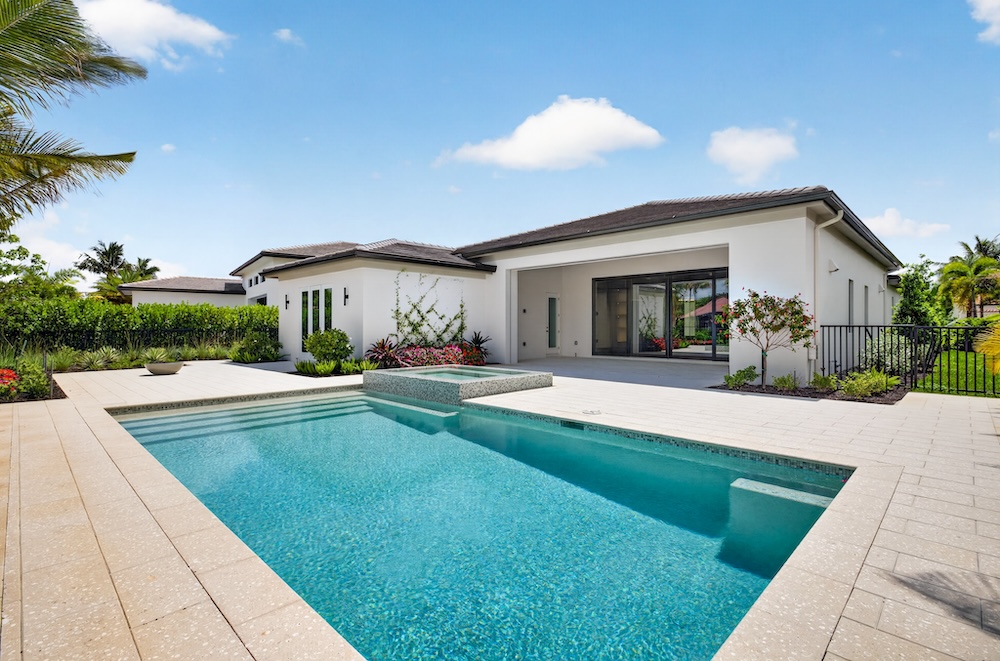 Cameron_MED_LUC52_40-Pool 3 of 3